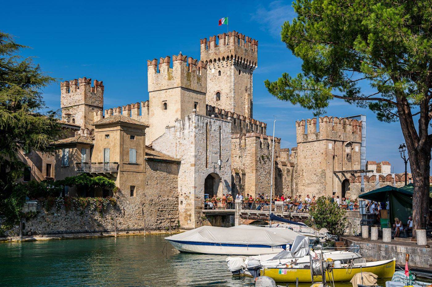 Sirmione e le Grotte di Catullo, Sirmione